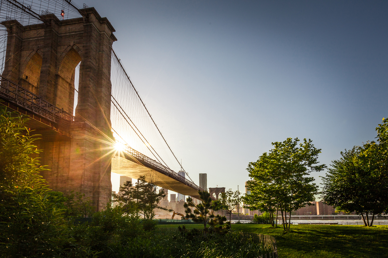 Brooklyn Bridge cinematic view for Gilded Age set-jetting travel New York